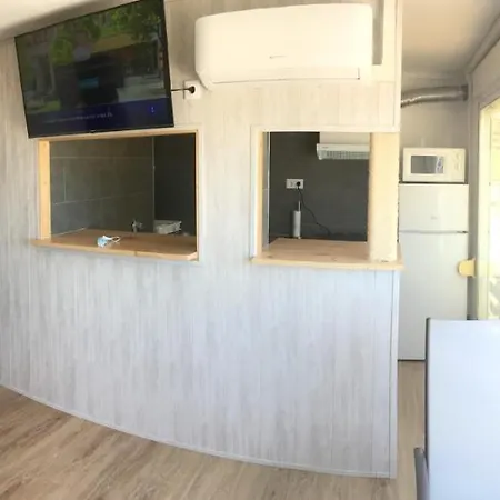 Apartment Frente Al Mar, A 10 Metros De La Playa, Vistas Increibles Del Mar, Reformado 2021 !!!