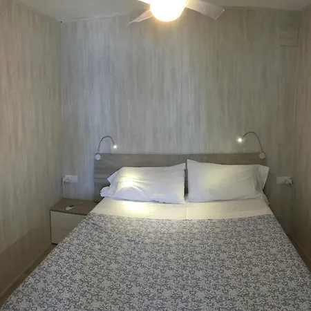Frente Al Mar, A 10 Metros De La Playa, Vistas Increibles Del Mar, Reformado 2021 !!! Apartment *
