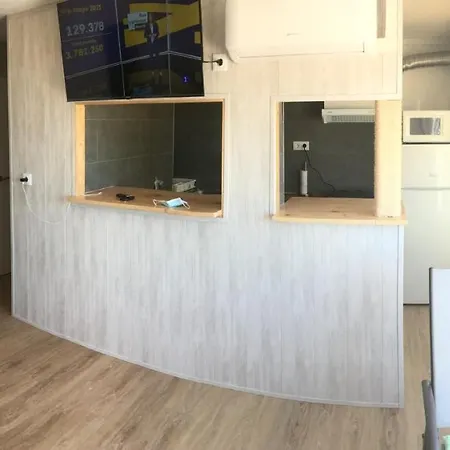 Frente Al Mar, A 10 Metros De La Playa, Vistas Increibles Del Mar, Reformado 2021 !!! Apartment *