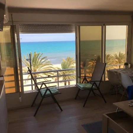 Frente Al Mar, A 10 Metros De La Playa, Vistas Increibles Del Mar, Reformado 2021 !!! דירה *